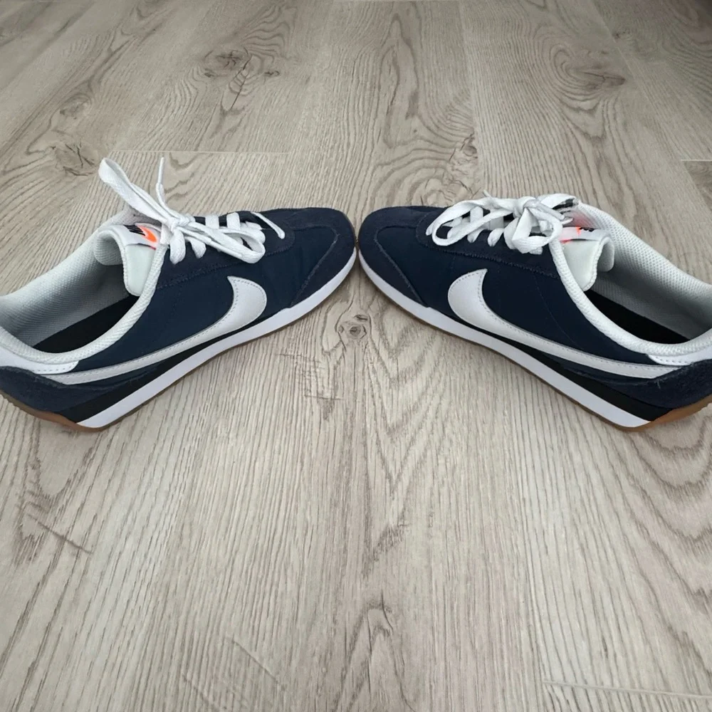 Nike Pacific Sneaker - Women's Navy/White size 7.5 - Picture 8 of 8